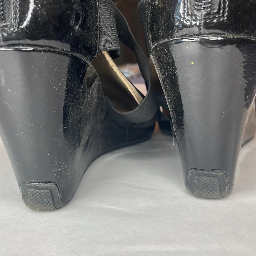 Kenneth Cole wedges
